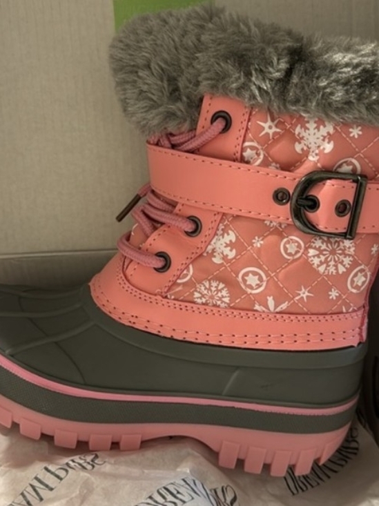 Dream Pairs Other - Girls Pink Quilted Snow Boot with Faux Fur Trim